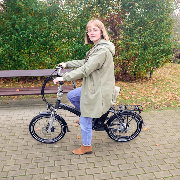 vélo électrique jobobike confortable et léger avec cadre bas.